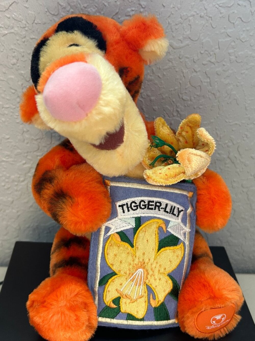 8" Disney TIGGER Seed Packet TIGGER-LILY Plush